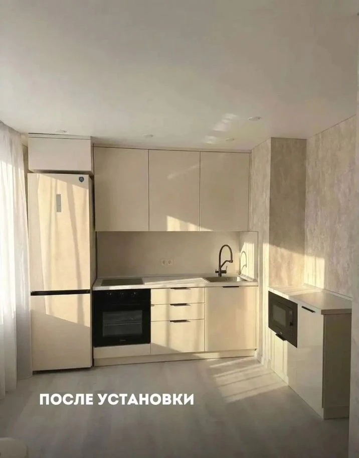Угловая кухня на заказ со встроенной техникой
